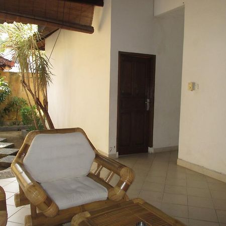 Yuli Bungalows Kuta  Bagian luar foto