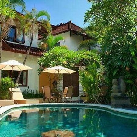 Yuli Bungalows Kuta  Bagian luar foto