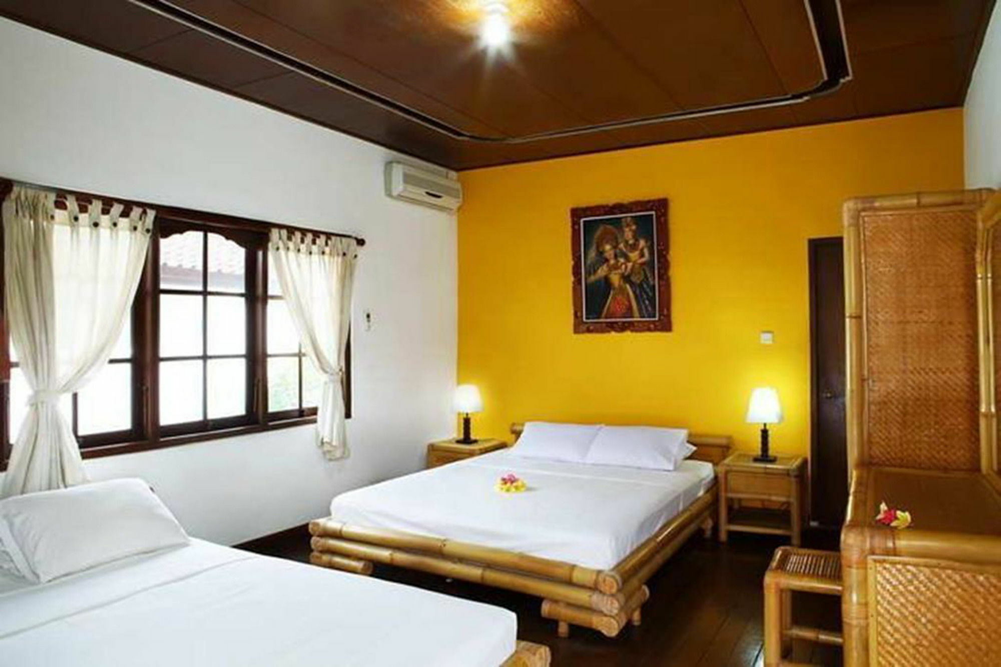 Yuli Bungalows Kuta  Bagian luar foto