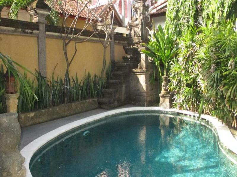 Yuli Bungalows Kuta  Bagian luar foto