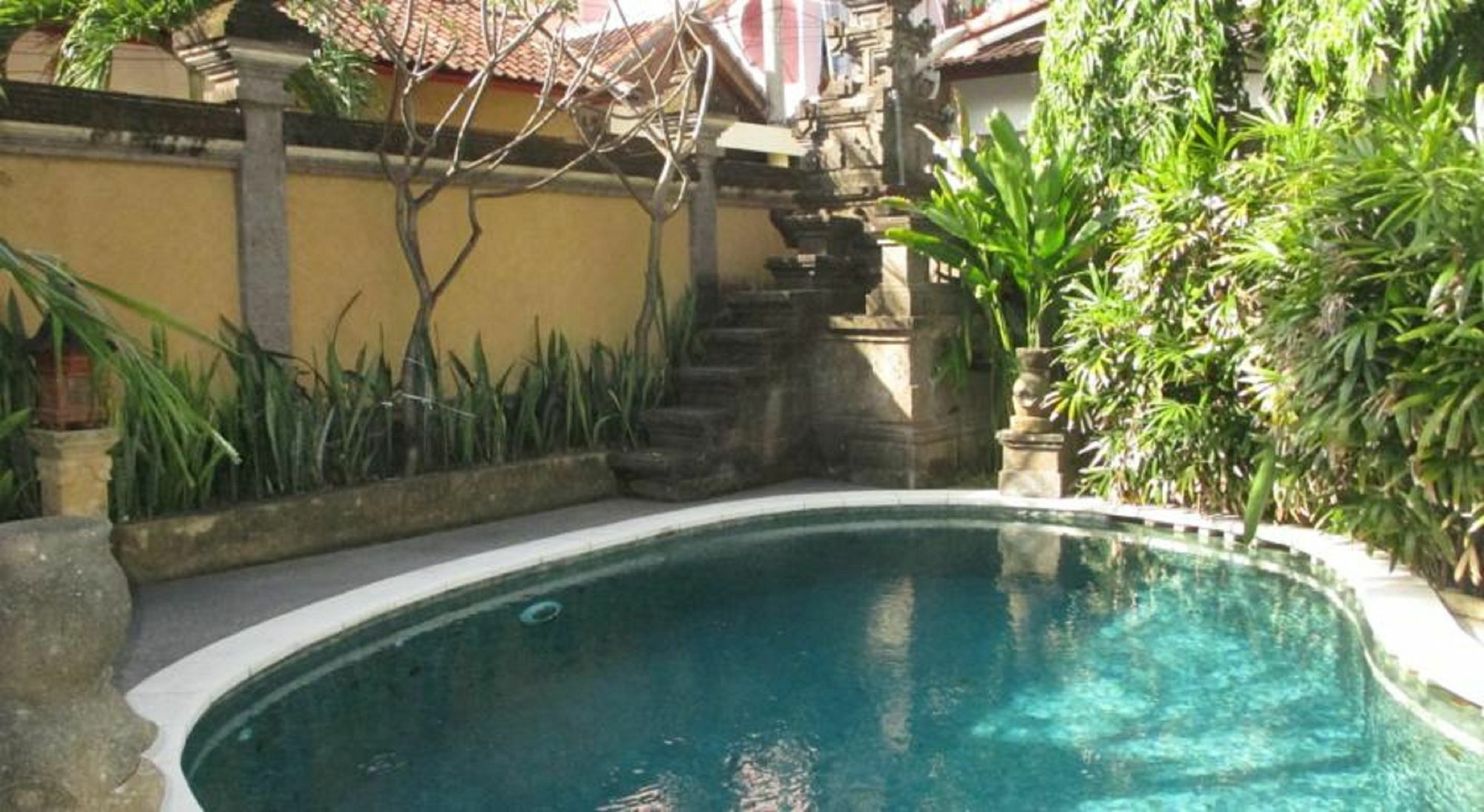 Yuli Bungalows Kuta  Bagian luar foto