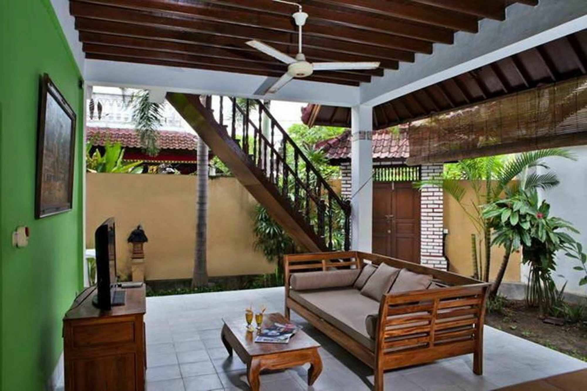 Yuli Bungalows Kuta  Bagian luar foto